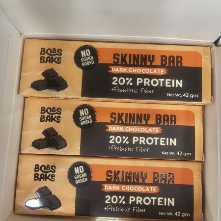 بار شوكولاته دارك داكنة عالية البروتين والبروبيوتيك خالي من السكر وزنها 42 غرام